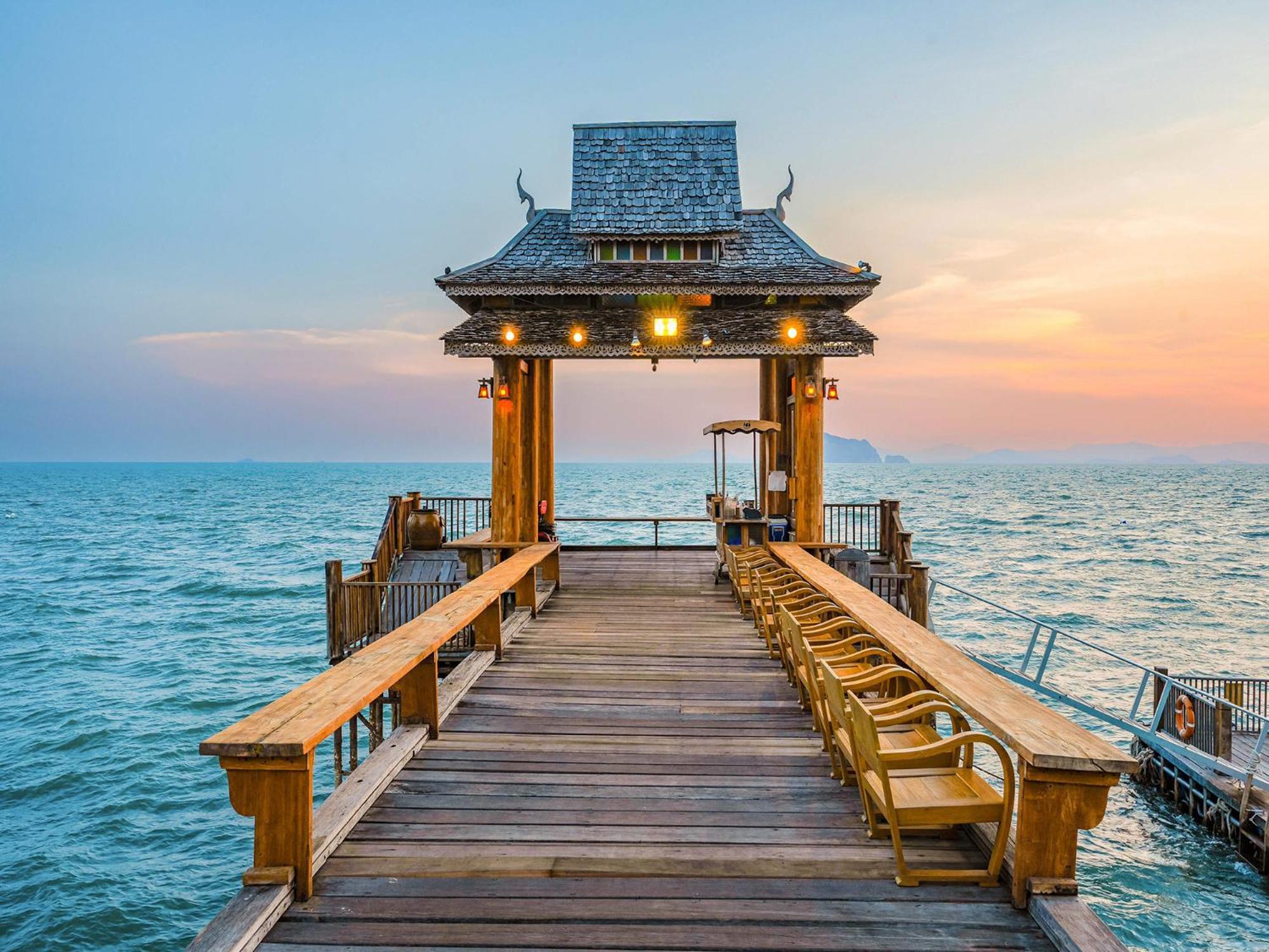 Santhiya Koh Yao Yai Resort & Spa - Compulsory Join Santhiya Speedboat From-To Ao Po Grand Marina At Phuket Яо-Яй Экстерьер фото The pier at the Royal Paradise Hotel & Spa